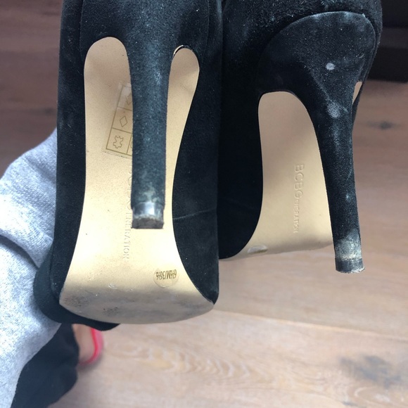 Black suede BCBG tie up heels - Picture 4 of 4